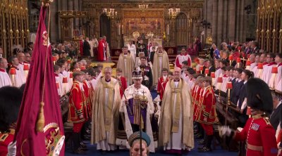 بالصور : تتويج تشارلز الثالث ملكا على عرش بريطانيا