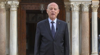 قيس سعيد يعبر عن إستغرابه من إعتقال طلبة 