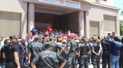 إثر محاولة اقتحام مقره : اتحاد الشغل يقاضي الحزب الدستوري
