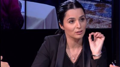 ألفة الحامدي : نتأسف وقت كفاءة وطنية كيفي لازمنى نجي لبلاتو تلفزة بش نوصل أفكاري (فيديو)