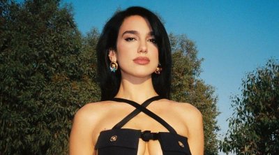 Dua Lipa dénonce la rhétorique des autorités britanniques à l'égard des migrants