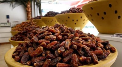 الإحتفاظ بوكيل شركة تصنع عجين التمور بدون ترخيص