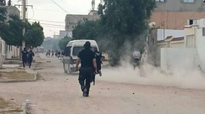 القصرين : عودة الهدوء الى  سبيطلة والمعتمد يدعو الأولياء إلى منع أبنائهم من ارتكاب أعمال شغب