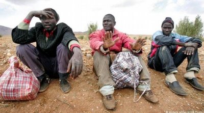 عُثر عليهم في الصحراء...السلطات الليبية تُنقذ مهاجرين قرب الحدود مع تونس