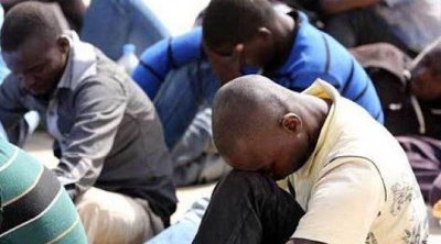 هيومن رايتس ووتش تندد بالعنف والانتهاكات الخطيرة بحق المهاجرين الأفارقة في تونس