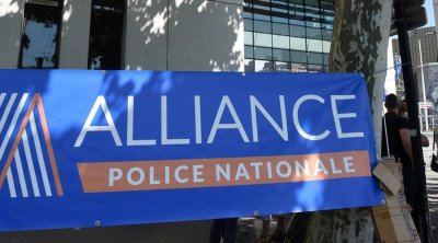 France: Le syndicat Alliance Police réclame un '' statut spécial'' pour ''protéger juridiquement''  les policiers