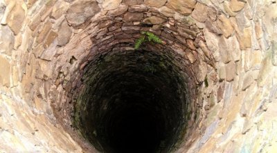 القيروان : وفاة شقيقين اختناقا داخل بئر.. والنيابة تُحقّق