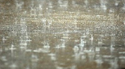 طقس الجمعة : خلايا رعدية مع رياح قوية وبحر مضطرب