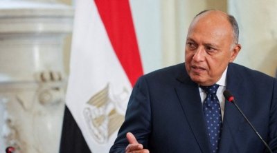 وزير الخارجية المصري يؤدي زيارة إلى تونس