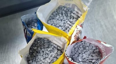 مطار تونس قرطاج : ضبط 234 صفيحة زطلة و 10 آلاف قرص مخدر 