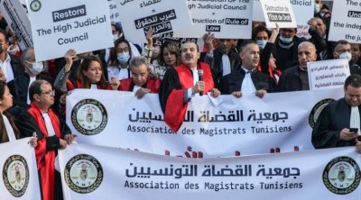 غدا: وقفة تضامنية مع رئيس جمعية القضاة أنس الحمادي 