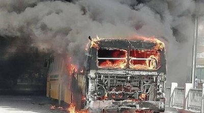 احتراق حافلة في طريق المرسى.. وشركة نقل تونس تفتح تحقيقا