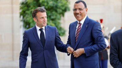 ماكرون: لن نعيد نشر قوّاتنا في النيجر إلا بطلب من الرئيس بازوم