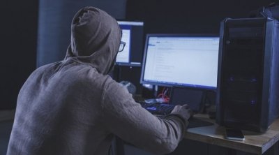 تونس :  فتح تحقيق ضد 8 مواقع وصفحات إلكترونيّة