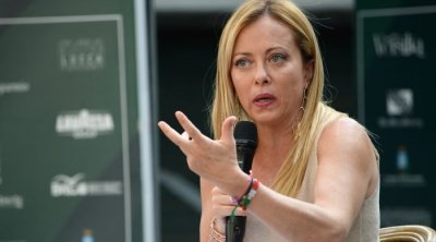 ميلوني تدعو إلى التنفيذ السريع لمذكرة التفاهم مع تونس بشأن الهجرة