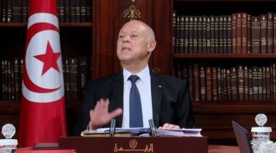 رئيس الجمهورية يشن هجوما على أخبار القناة الوطنية... ويلمّح إلى تغييرات مرتقبة