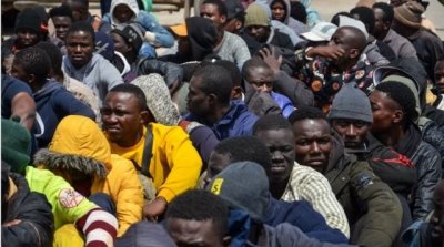 فرار مهاجرين غير نظاميين عند وصولهم إلى تطاوين قادمين من صفاقس