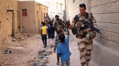 فرنسا تحذر من انهيار منطقة الساحل في أعقاب الانقلابات