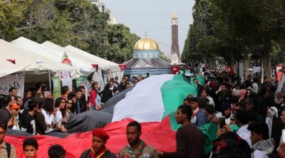 تونس : مسيرة تُشيد بطوفان الأقصى وتطالب بتجريم التطبيع