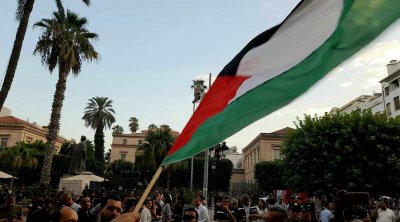 الاتّحاد العام لطلبة تونس يحتّج أمام السفارة الفرنسية