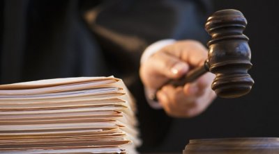 القصرين : 4 بطاقات إيداع بالسجن في حق رئيس بلدية سابق 