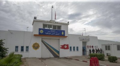 إيقاف 5 أعوان وإطارات بسجن المرناقية من بينهم المدير