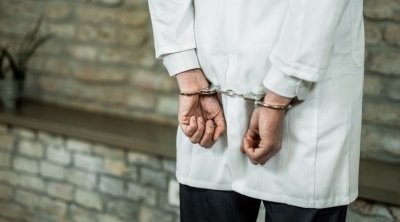 الكشف عن طبيبين وصيدلي من ضمن شبكة مختصة في تهريب الأقراص المخدرة 