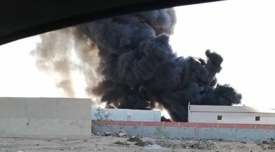 صفاقس : السيطرة على حريق ضخم بمستودع مبيدات فلاحية