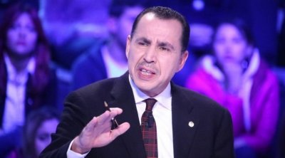 منع المحامي عبدالعزيز الصيد من التدخّل في برنامج إذاعي