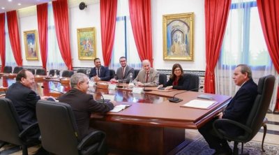 L’inauguration prochaine de l’Académie diplomatique internationale de Tunis au centre d’une réunion de travail à La Kasbah