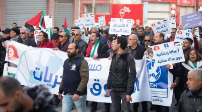 تونس : رابطة حقوق الإنسان تُعرّي واقع الحريات وتُنبّه السلطة إلى عديد الخروقات