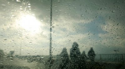 طقس اليوم : سحب عابرة مع نزول أمطار كثيفة بهذه المناطق