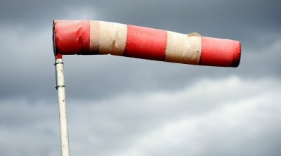 الليلة: رياح قوية والحرارة تصل إلى 16 درجة