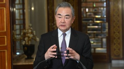 وزير الخارجية الصيني: سندعم تونس في حماية سيادتها واستقلالها