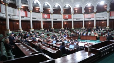 البرلمان يُصادق على مشروع قانون تنقيح مرسوم الصلح الجزائي