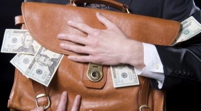 القصرين : موظف في القباضة يختلس 100 ألف دينار 