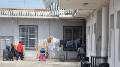 إيقاف تونسيين ومغربي بتهمة حرق مركز لإستقبال المهاجرين بإيطاليا