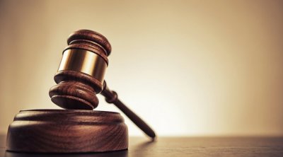 منوبة : الإحتفاظ بـ3 موظفين عموميين