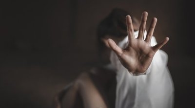 نابل : يهاجم فتاة و يشوه لها وجهها 