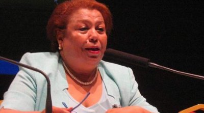 محامي السيدة العقربي : موكلتي تسعى للعودة إلى تونس 