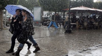 طقس اليوم : أمطار رعدية وغزيرة مع إمكانية تساقط البرد