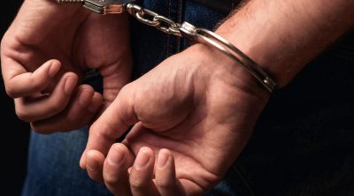 العاصمة: يحول وجهة تلميذ على متن سيارة ثمّ يفتك منه حذاؤه