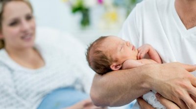 تونس : نحو الترفيع في عطلة الأمومة و الأبوة 