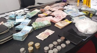 أريانة : إيقاف 3 أشخاص من بينهم فتاة بحوزتهم 450 غرام من الكوكايين