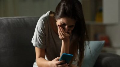 من بين ضحاياه طفلة..شاب يبتز النساء بصورهن مقابل المال في المنستير 