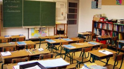 حارس مدرسة إبتدائية يحاول الانتحار أمام التلاميذ في نابل 