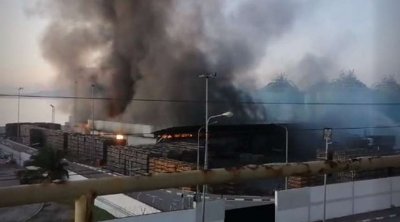 الداخلية : فتح بحث عدلي إثر اندلاع حريق في المنطقة البترولية برادس