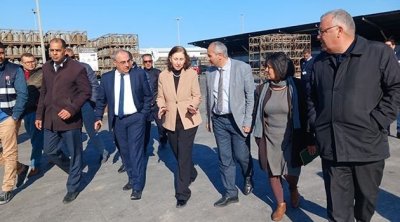 وزيرة النقل بالنيابة تُعاين موقع الإنفجار بميناء رادس