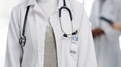 عميد الأطباء : هجرة الأطباء الشبان في نسق تصاعدي 