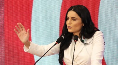 ألفة الحامدي تعلن تمسكها بالترشح للانتخابات الرئاسية (فيديو)